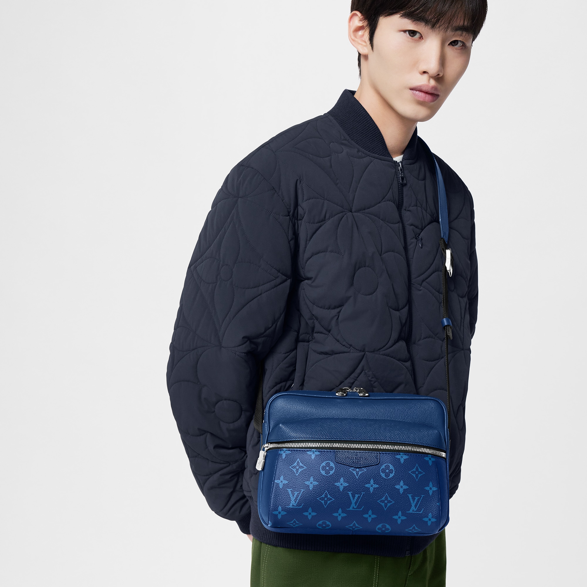 Outdoor Messenger Taigarama - Men - Bags | LOUIS VUITTON ®